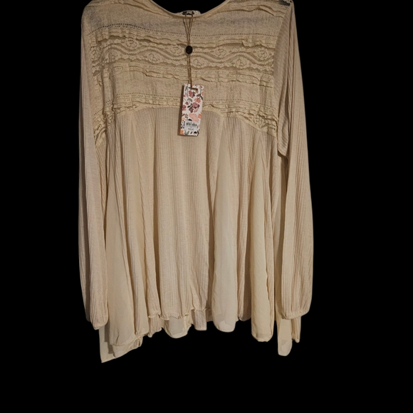 Gimmicks by BKE Cream Lace Blouse - Picture 2 of 3